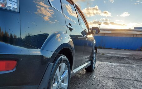 Mitsubishi Outlander III рестайлинг 3, 2011 год, 1 600 000 рублей, 4 фотография