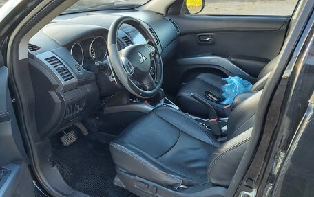 Mitsubishi Outlander III рестайлинг 3, 2011 год, 1 600 000 рублей, 9 фотография