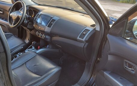 Mitsubishi Outlander III рестайлинг 3, 2011 год, 1 600 000 рублей, 14 фотография