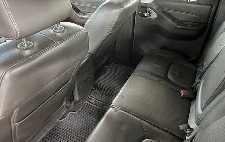 Nissan Navara (Frontier), 2010 год, 1 499 000 рублей, 18 фотография