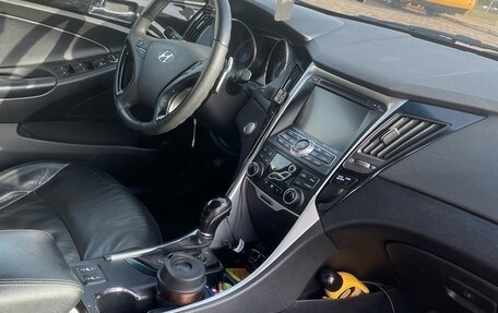 Hyundai Sonata VI, 2011 год, 1 300 000 рублей, 20 фотография