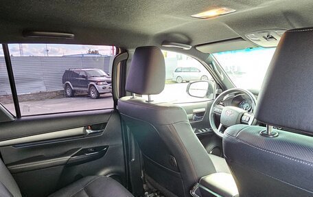 Toyota Hilux VIII, 2021 год, 4 900 000 рублей, 9 фотография