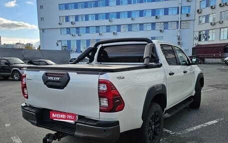 Toyota Hilux VIII, 2021 год, 4 900 000 рублей, 3 фотография