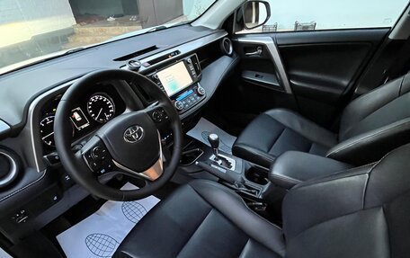 Toyota RAV4, 2019 год, 2 950 000 рублей, 6 фотография