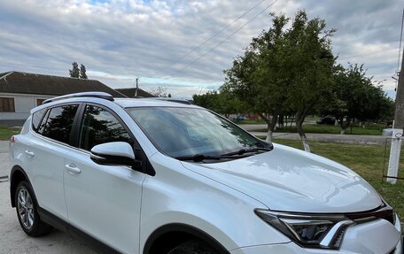 Toyota RAV4, 2019 год, 2 950 000 рублей, 2 фотография