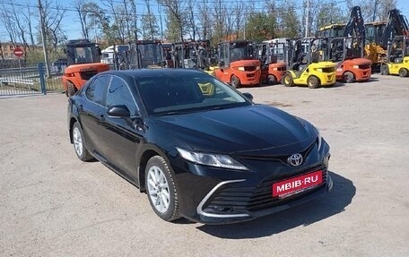 Toyota Camry, 2021 год, 2 400 000 рублей, 2 фотография