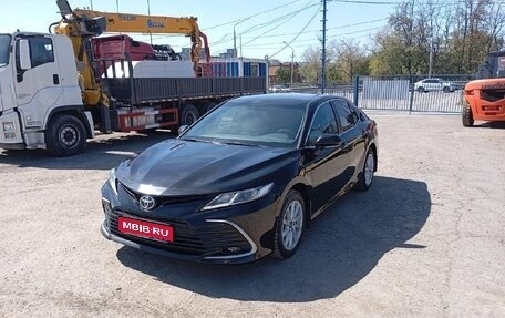 Toyota Camry, 2021 год, 2 400 000 рублей, 1 фотография