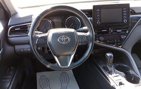 Toyota Camry, 2021 год, 2 400 000 рублей, 9 фотография