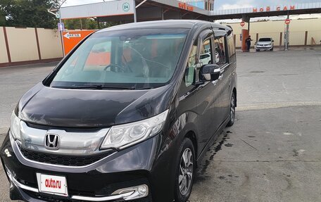 Honda Stepwgn IV, 2016 год, 1 550 000 рублей, 2 фотография