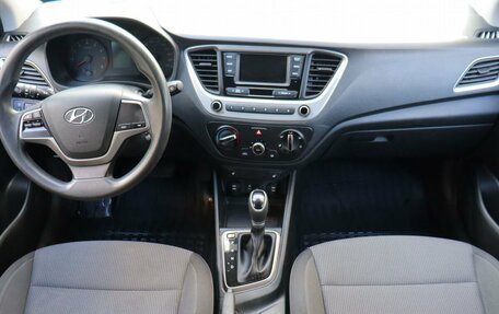 Hyundai Solaris II рестайлинг, 2018 год, 1 220 000 рублей, 13 фотография