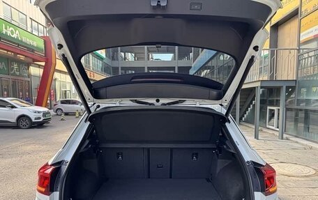 Volkswagen T-Roc I, 2022 год, 2 070 000 рублей, 7 фотография