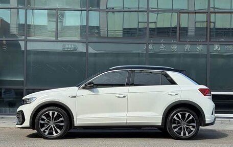 Volkswagen T-Roc I, 2022 год, 2 070 000 рублей, 4 фотография