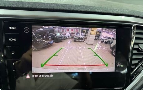 Volkswagen T-Roc I, 2022 год, 2 070 000 рублей, 15 фотография