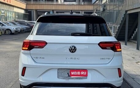 Volkswagen T-Roc I, 2022 год, 2 070 000 рублей, 6 фотография