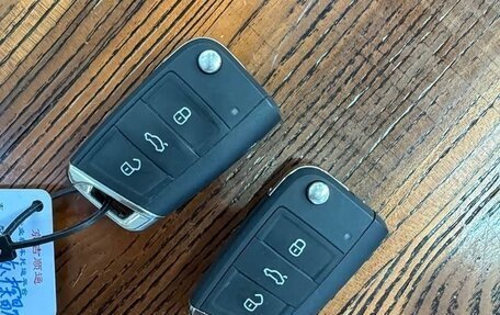 Volkswagen T-Roc I, 2022 год, 2 070 000 рублей, 17 фотография