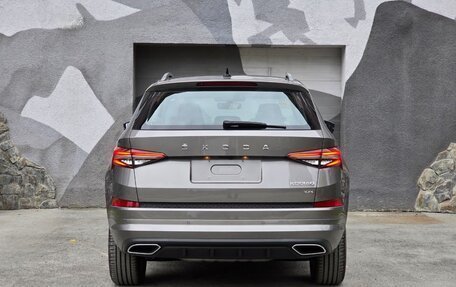 Skoda Kodiaq I, 2023 год, 4 000 000 рублей, 5 фотография