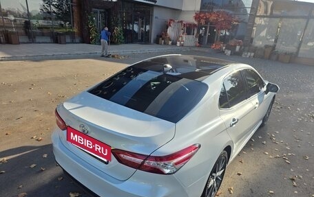 Toyota Camry, 2022 год, 3 800 000 рублей, 7 фотография