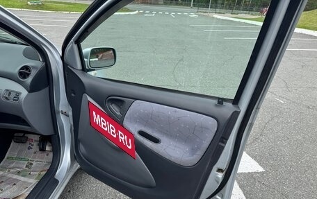 Toyota Vitz, 2000 год, 340 000 рублей, 11 фотография