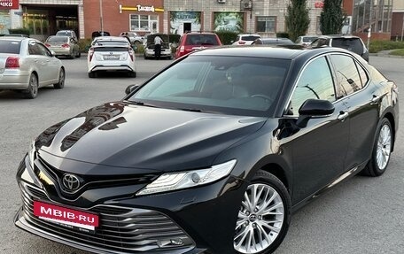 Toyota Camry, 2018 год, 2 865 000 рублей, 2 фотография