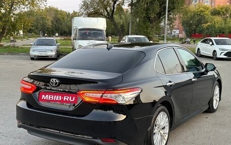 Toyota Camry, 2018 год, 2 865 000 рублей, 3 фотография
