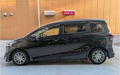 Toyota Sienta II, 2021 год, 1 043 000 рублей, 2 фотография