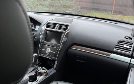 Ford Explorer VI, 2017 год, 2 970 000 рублей, 16 фотография