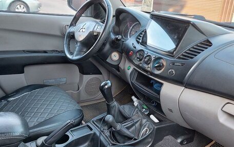 Mitsubishi L200 IV рестайлинг, 2011 год, 1 300 000 рублей, 3 фотография