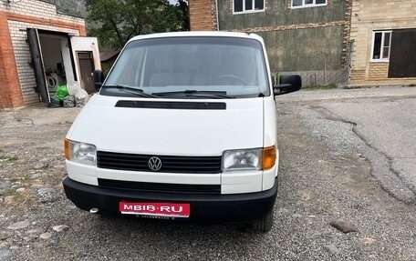 Volkswagen Transporter T4, 1993 год, 740 000 рублей, 1 фотография
