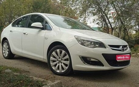 Opel Astra J, 2012 год, 925 000 рублей, 1 фотография