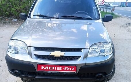 Chevrolet Niva I рестайлинг, 2011 год, 520 000 рублей, 1 фотография