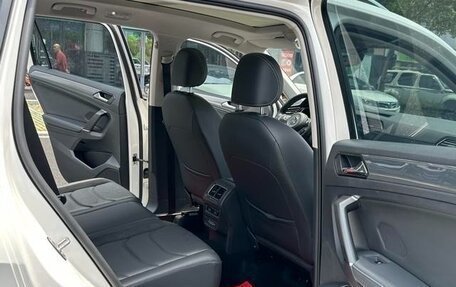 Volkswagen Tiguan II, 2021 год, 2 000 000 рублей, 11 фотография