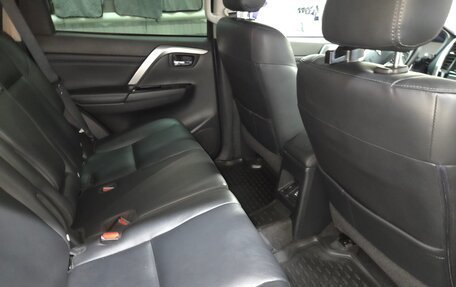 Mitsubishi Pajero Sport III рестайлинг, 2022 год, 4 200 000 рублей, 9 фотография