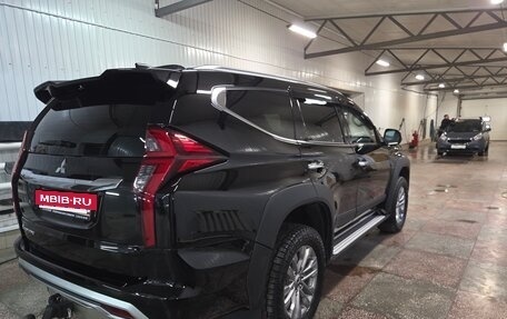 Mitsubishi Pajero Sport III рестайлинг, 2022 год, 4 200 000 рублей, 6 фотография