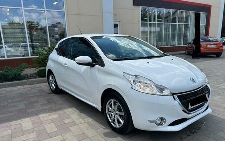 Peugeot 208 II, 2013 год, 710 000 рублей, 2 фотография
