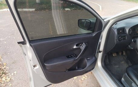 Volkswagen Polo VI (EU Market), 2011 год, 520 000 рублей, 11 фотография