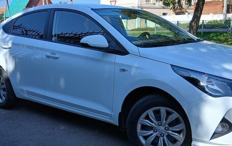 Hyundai Solaris II рестайлинг, 2021 год, 1 280 000 рублей, 4 фотография