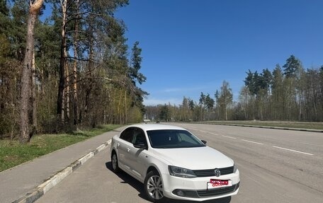 Volkswagen Jetta VI, 2013 год, 980 000 рублей, 1 фотография