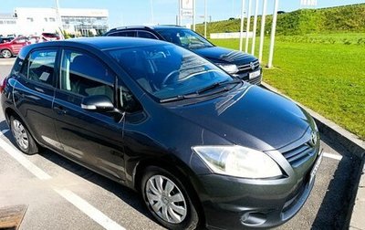 Toyota Auris II, 2010 год, 755 000 рублей, 1 фотография