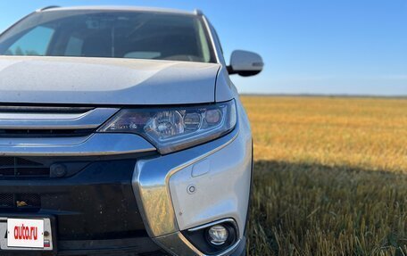 Mitsubishi Outlander III рестайлинг 3, 2018 год, 1 990 000 рублей, 1 фотография