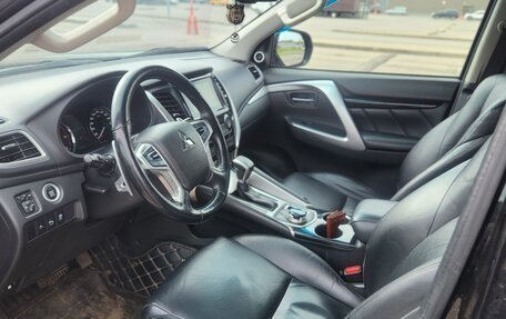 Mitsubishi Pajero Sport III рестайлинг, 2019 год, 3 500 000 рублей, 6 фотография