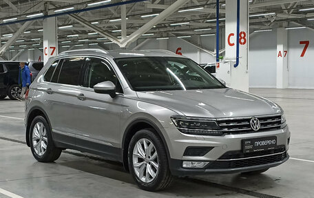 Volkswagen Tiguan II, 2017 год, 2 050 000 рублей, 3 фотография