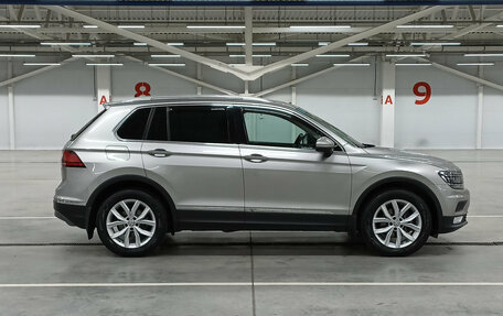 Volkswagen Tiguan II, 2017 год, 2 050 000 рублей, 5 фотография