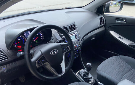 Hyundai Solaris II рестайлинг, 2015 год, 990 000 рублей, 10 фотография