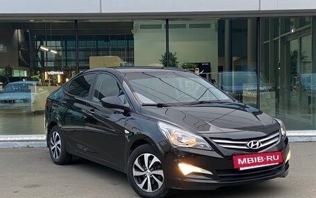 Hyundai Solaris II рестайлинг, 2015 год, 990 000 рублей, 3 фотография