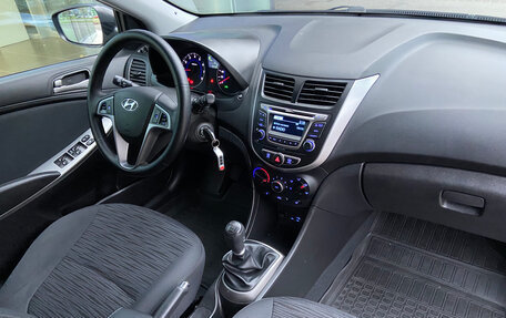 Hyundai Solaris II рестайлинг, 2015 год, 990 000 рублей, 13 фотография