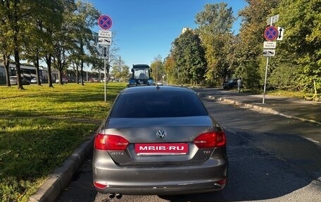 Volkswagen Jetta VI, 2011 год, 630 000 рублей, 3 фотография