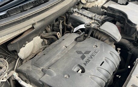 Mitsubishi Outlander III рестайлинг 3, 2018 год, 1 990 000 рублей, 14 фотография