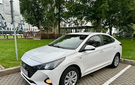 Hyundai Solaris II рестайлинг, 2021 год, 1 320 000 рублей, 2 фотография