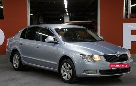 Skoda Superb III рестайлинг, 2010 год, 749 000 рублей, 3 фотография