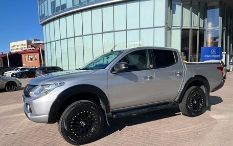Mitsubishi L200 IV рестайлинг, 2016 год, 2 550 000 рублей, 2 фотография